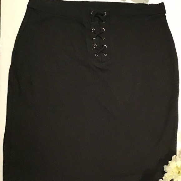 Charlotte Russe Dresses & Skirts - 🔥2/$15 Black Charlotte Russe skirt size large